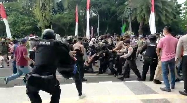 Polda Banten Cari Personel yang Banting Mahasiswa di Tangerang