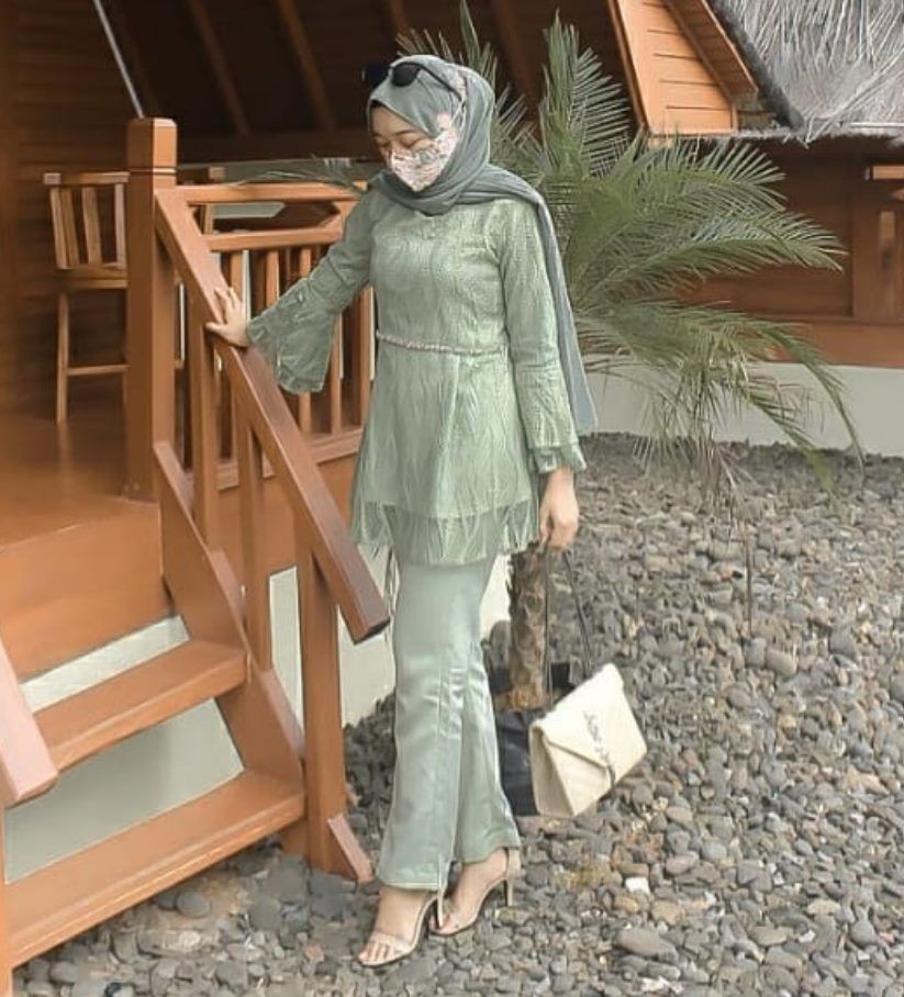 9 OOTD Kondangan Bertema Sage Green, Langsung Jatuh Hati!