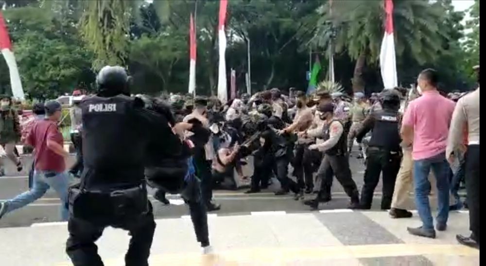 Mahasiswa Dibanting Polisi Tunggu Hasil Pemeriksaan Rontgen  