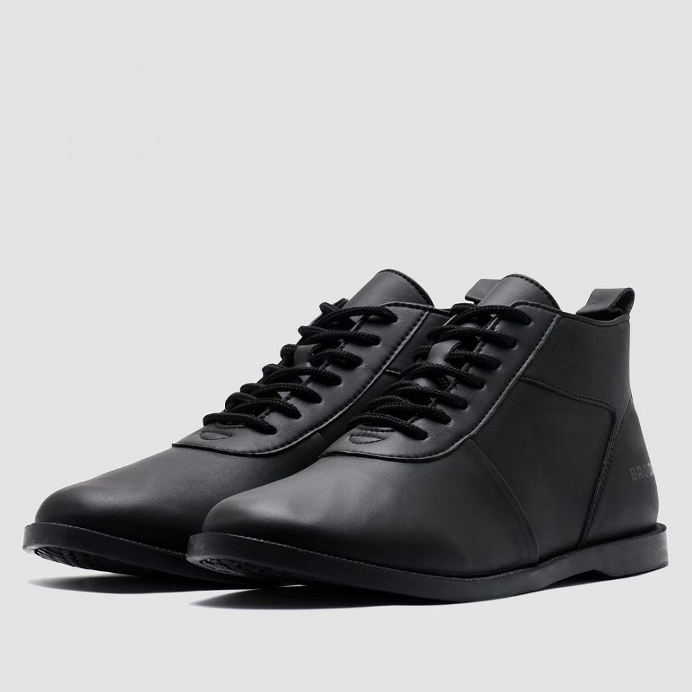 7 Rekomendasi Sepatu Boots Kulit Merek Lokal