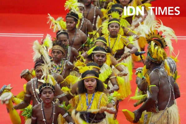 Tarian Perang yang Hiasi Pertandingan PON XX Papua