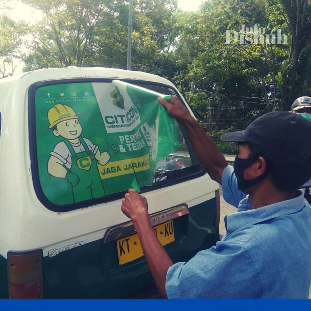 Puluhan Mobil Angkot di Balikpapan Copot Stiker di Kaca Belakang