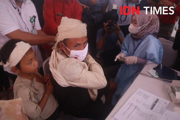 Ratusan Warga Suku Baduy Ikuti Vaksinasi
