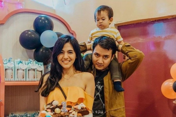DJ Una Gugat Cerai Suami, Ini 10 Potret Kenangan Bersama Mereka