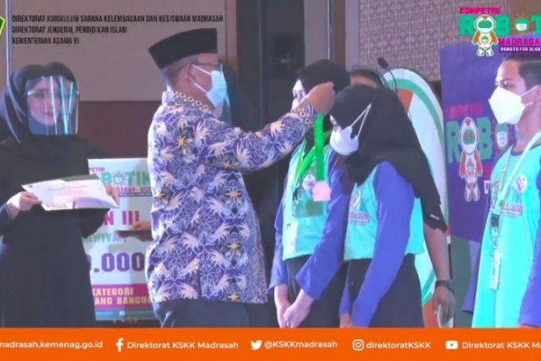 Kemenag Umumkan Juara Kompetisi Robotik Madrasah Nasional 2021