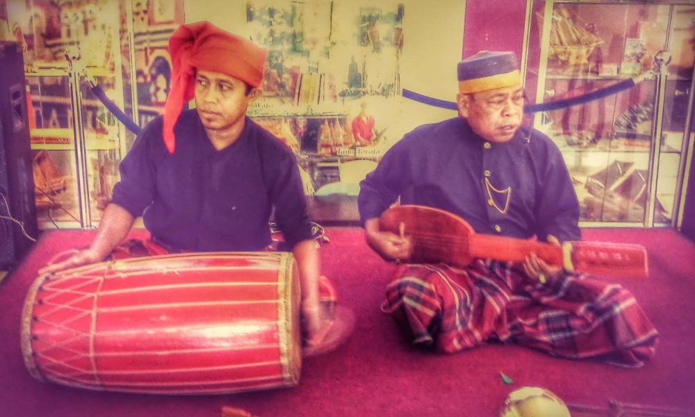 8 Alat Musik Tradisional Khas Sulawesi Selatan yang Masih Lestari