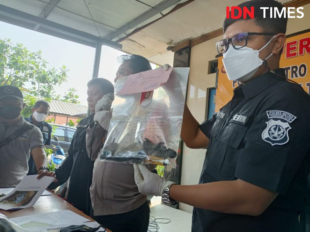 Gak Mau Ngasih Uang Palak, Pedagang Sosis di Tangerang Dibakar