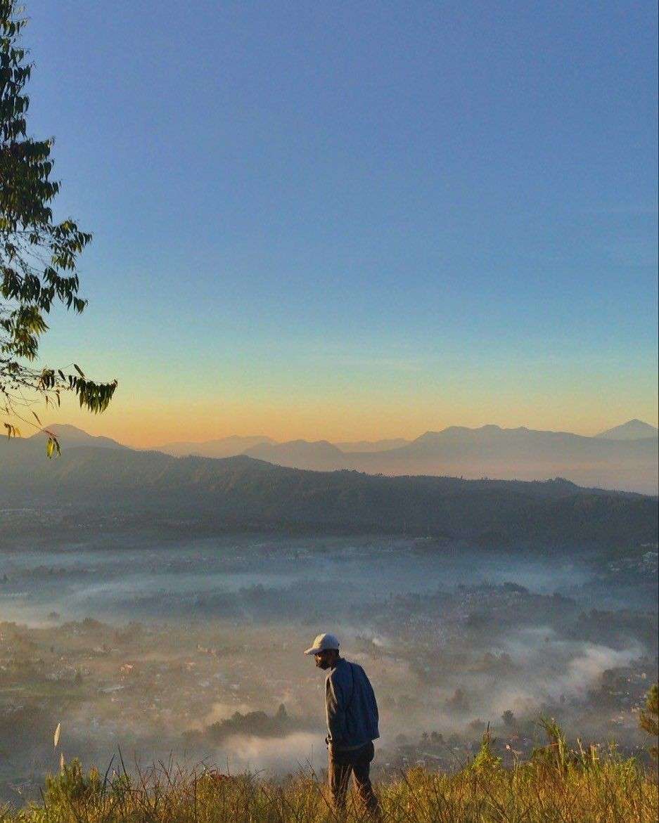 10 Rekomendasi Tempat Wisata Yang Cocok Untuk Hiking Di Bandung ...