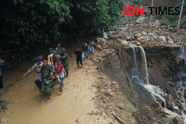 Siklon Tropis Paddy Sebabkan Banjir dan Longsor di Lebak