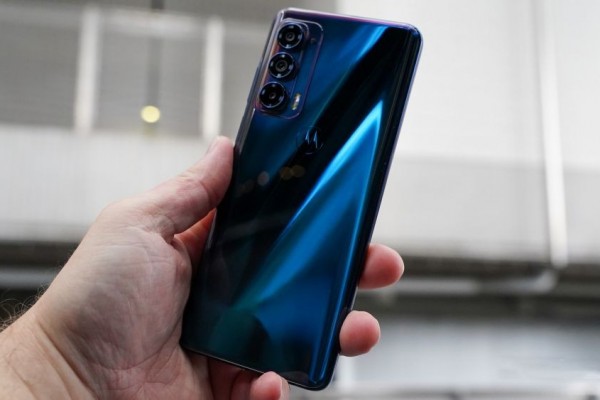 7 HP dengan Daya Tahan Baterai Terbaik Edisi Oktober 2021