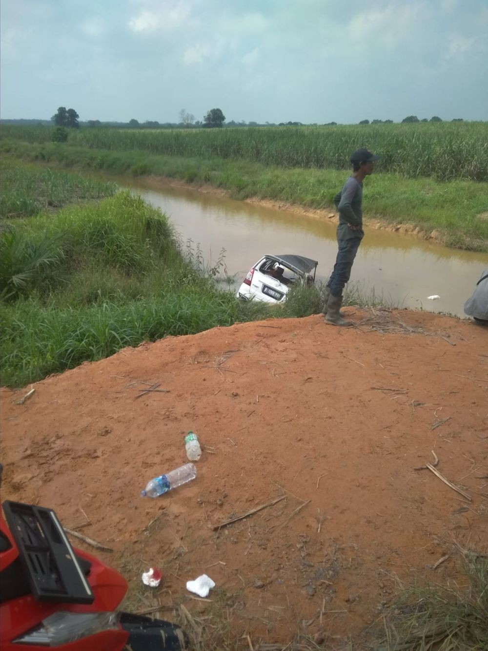 Toyota Innova Masuk ke Sungai di Tuba, 2 Meninggal dan 1 Luka Berat