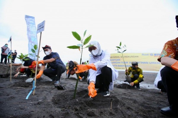BTN Dukung Pengembangan UMKM dan Wisata Pantai Cemara