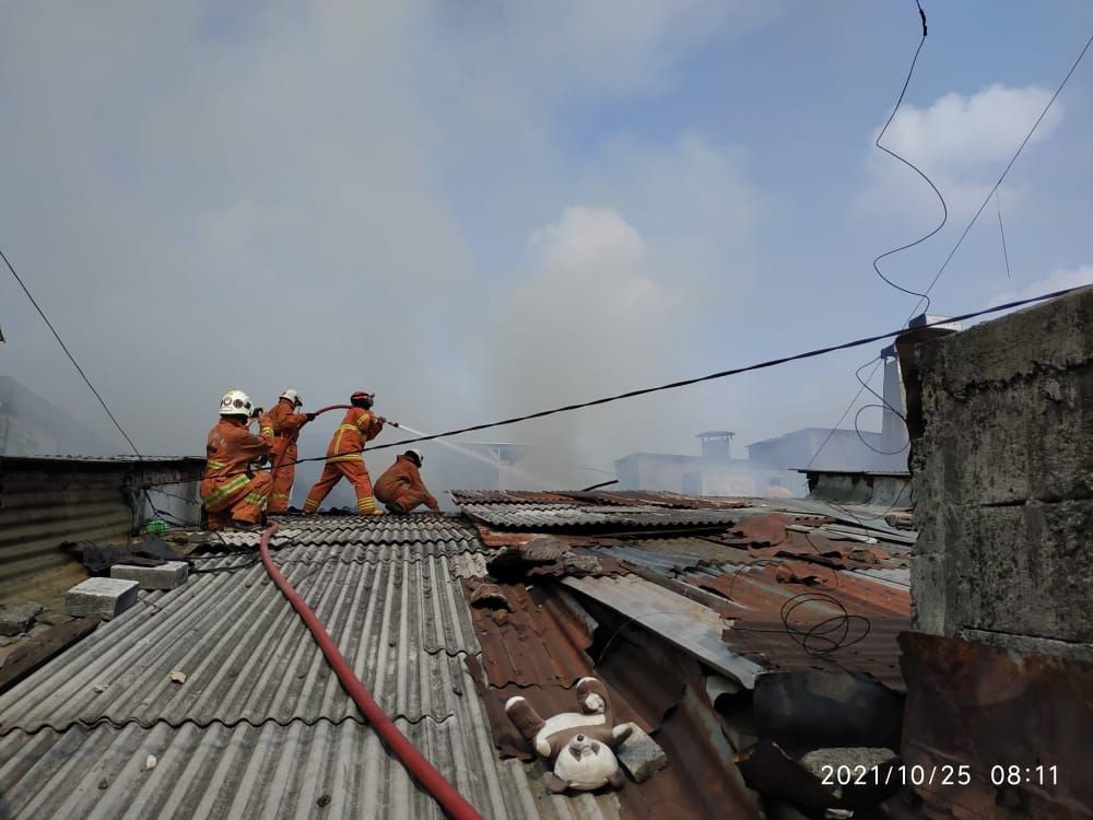 Kebakaran di Dukuh Kupang, PMK Kesulitan karena Gang Sempit