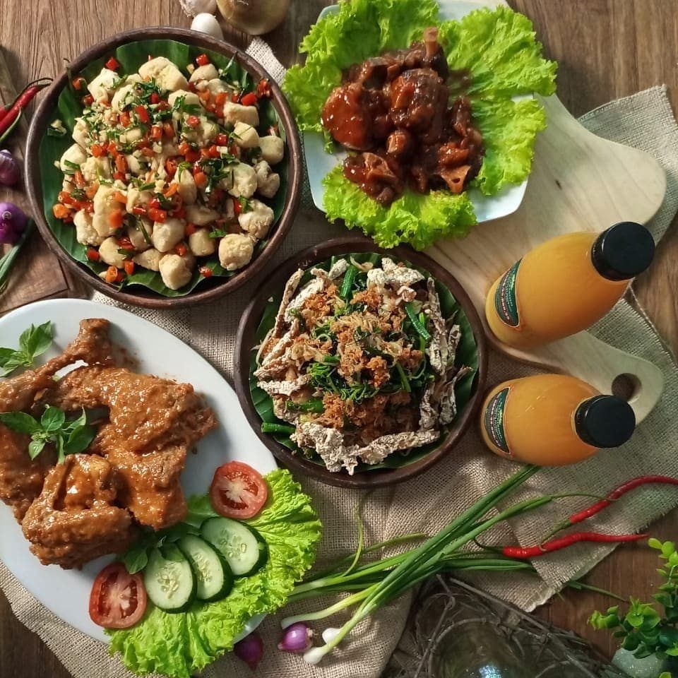 10 Tempat Makan di Semarang yang Paling Enak dan Legendaris