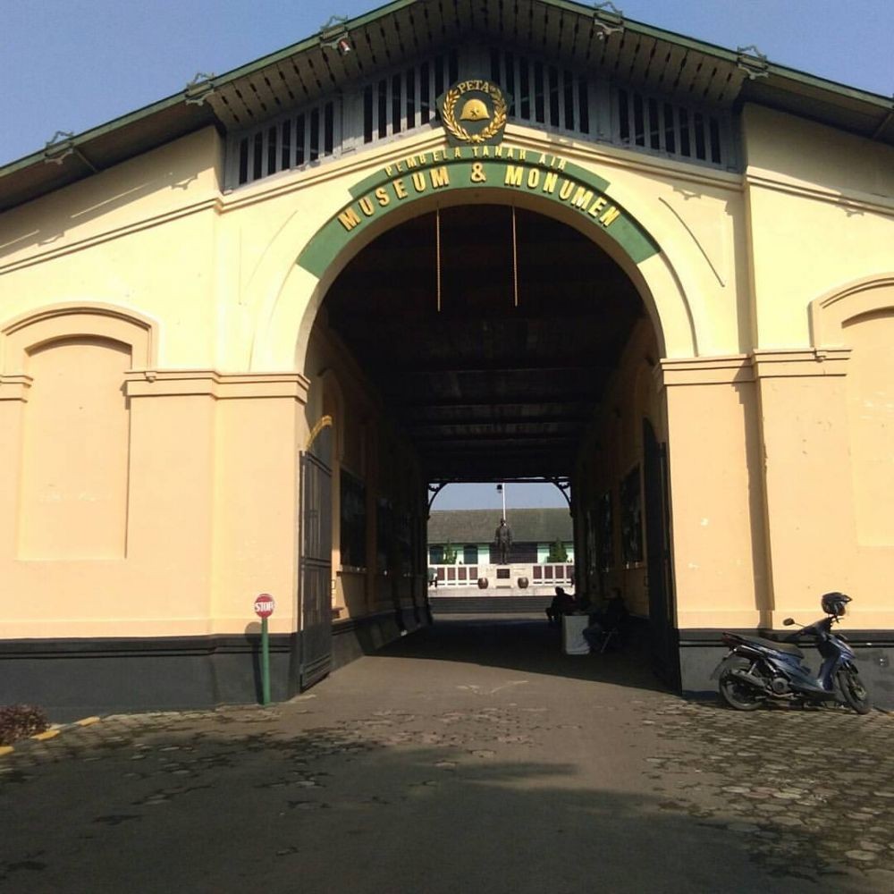 10 Tempat Wisata Dekat Stasiun Bogor yang Paling Populer