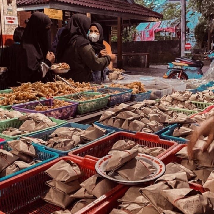 Market Angkring, Pusatnya Jajan Nasi Kucing Super Lengkap