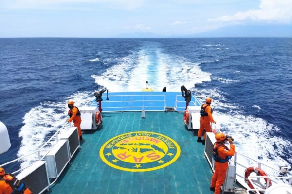 KM Liberty 1 Tenggelam di Perairan Utara Bali, 9 ABK dalam Pencarian