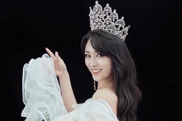 9 Pesona Jisu Kim, Miss Universe Korea 2021