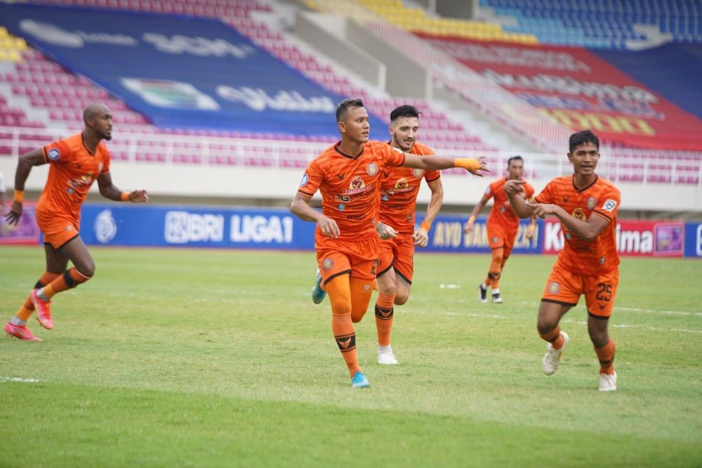 Paulo Henrique Dipaksa Bermain Hadapi Madura United Meski Cedera
