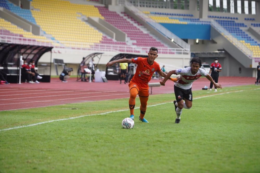 Paulo Henrique Dipaksa Bermain Hadapi Madura United Meski Cedera
