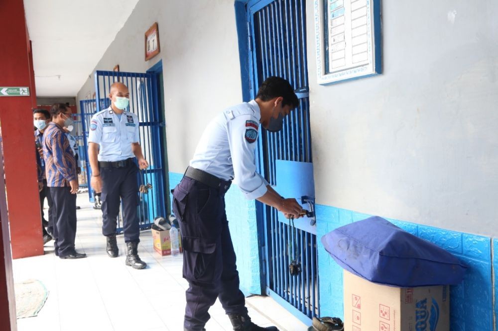 Petugas Lapas di Singaraja Berlomba Buka Kunci Blok Tahanan  