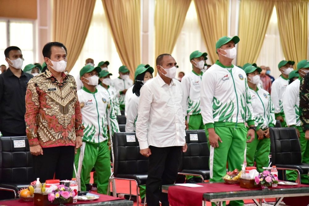 Lepas Kontingen Sumut Menuju Peparnas XVI Papua, Ini Pesan Gubernur