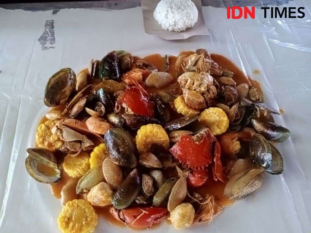 Seafood Berserak Paman Muthu, Berawal dari Gang Sempit