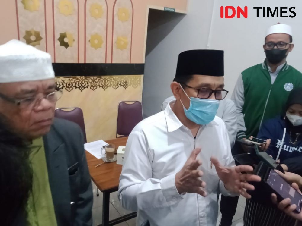 Masjid Al Markaz Makassar Terapkan Lagi Aturan Salat Jaga Jarak