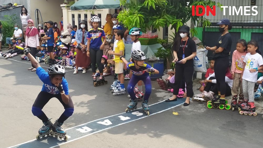 10 Potret Balapan Sepatu Roda Tarkam di Semarang, Atlet Nasional vs Bocil