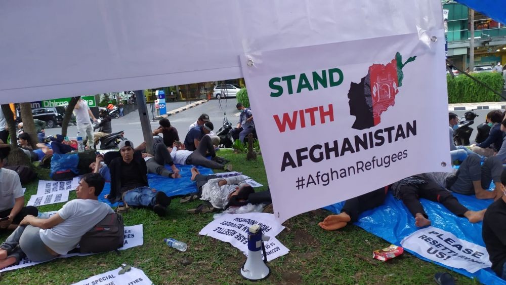 Aksi Pengungsi Afghanistan Dibubarkan Satpol PP, Terjadi Kericuhan