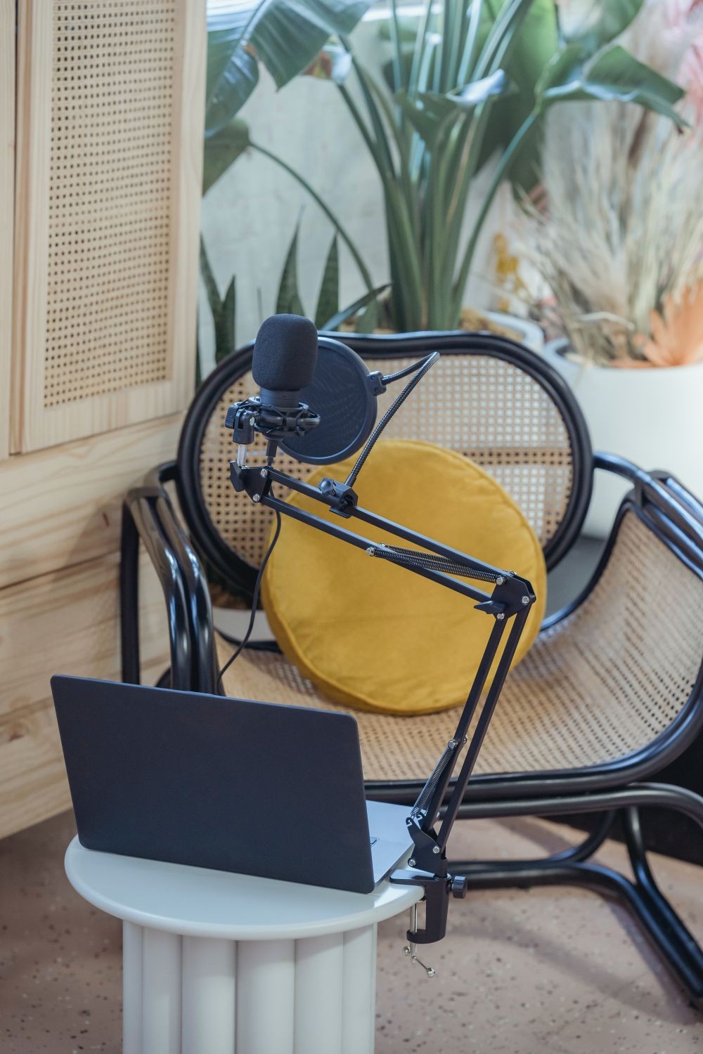 7 Podcast Belajar Bahasa Inggris, Untuk Pemula Hingga Bisnis