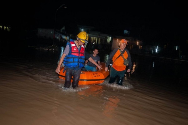 Hujan Semalaman Picu Banjir dan Longsor di Lebak