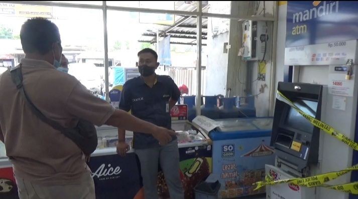 Mesin ATM di Minimarket Bandar Lampung Nyaris Dibobol
