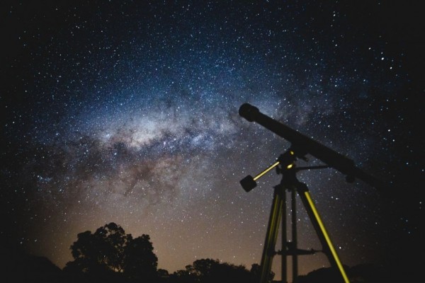 14 Fenomena Langit November 2021, Ada Gerhana Bulan Parsial