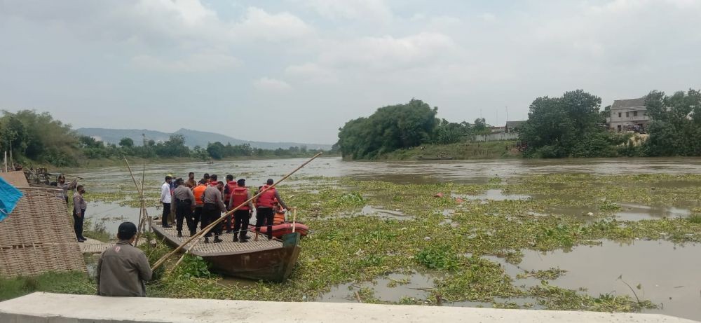 Kapolda Jatim Ungkap Penyebab Perahu Terbalik di Bengawan Solo