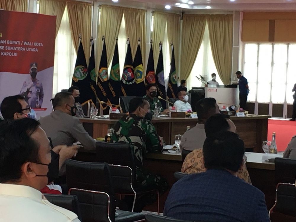 Gubernur Edy Laporkan COVID-19 Turun, Panglima TNI: Jangan Lengah!