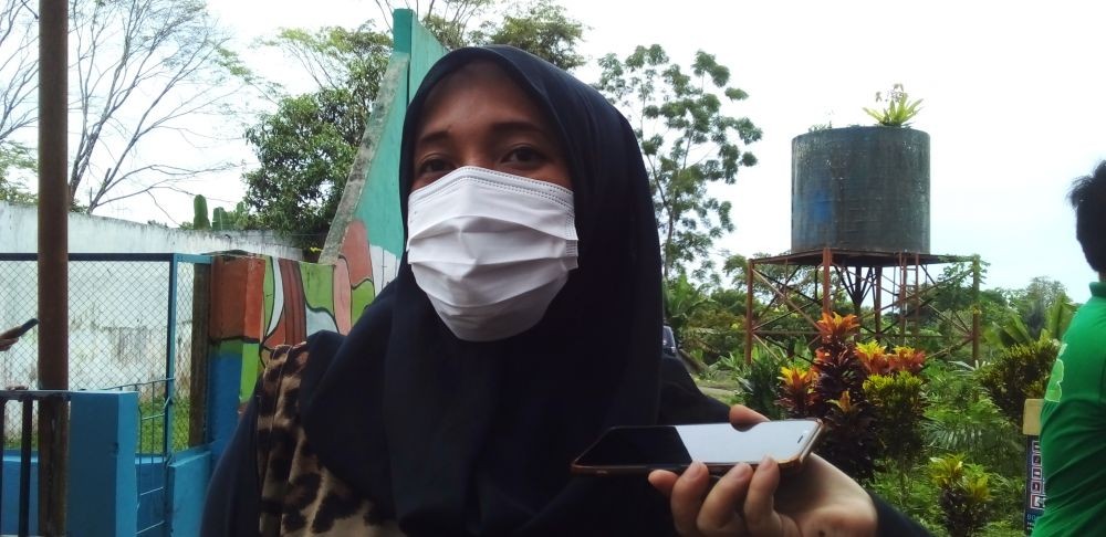 Murid SD Siti Hajar Donasi Makanan untuk Hewan di Medan Zoo