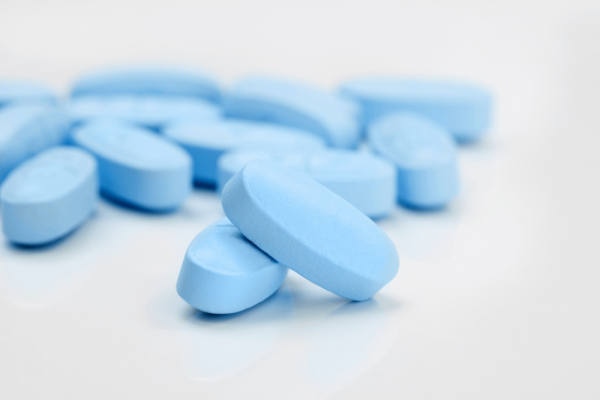 Valacyclovir: Manfaat, Peringatan, Dosis, Interaksi, Efek Samping