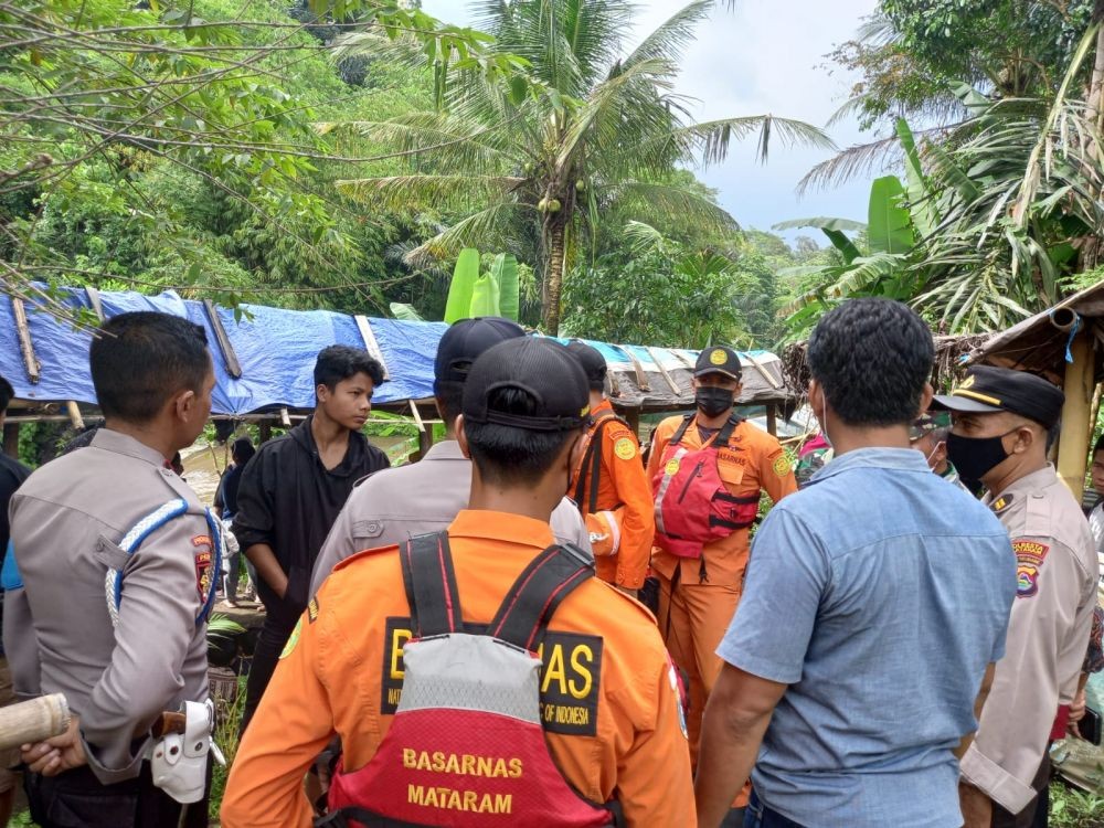 Empat Warga Mataram Terseret Air Bah Usai Mandi di Wisata Tibu Atas