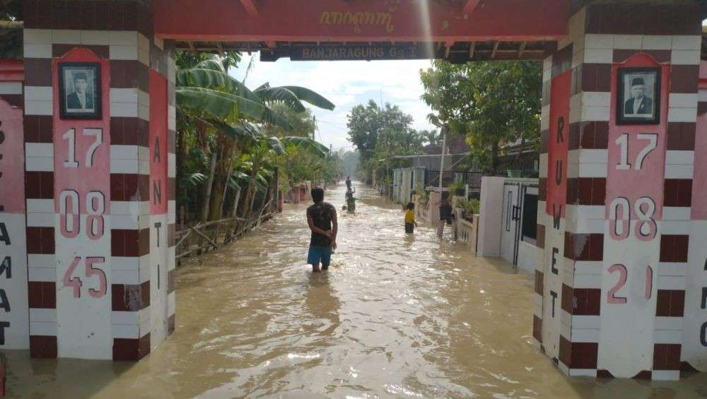 Kali Lamong Meluap, Ribuan Rumah Warga Gresik Terendam Banjir