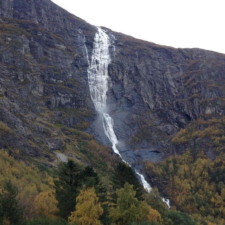 10 Air Terjun Tertinggi di Dunia, Pemandangan Alamnya Menakjubkan