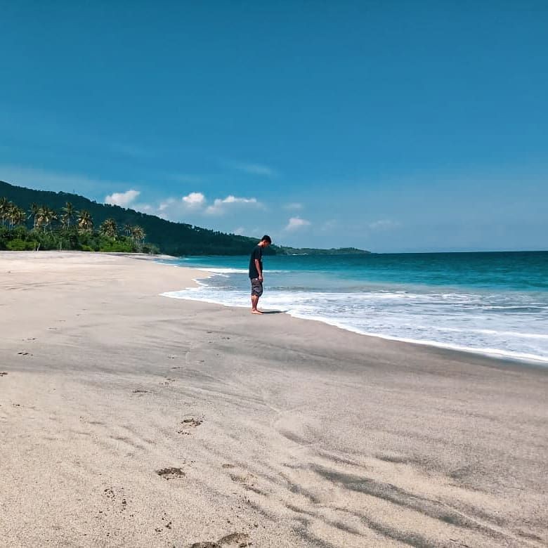 10 Rekomendasi Pantai di Lombok, Cocok untuk Healing