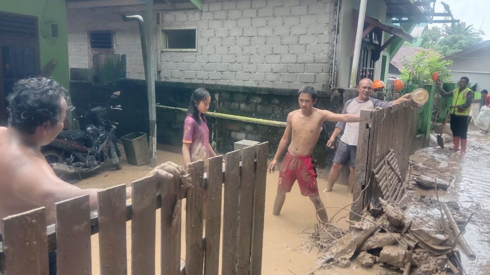 Banjir Lumpur Terjang Pemukiman Warga Balikpapan Kota