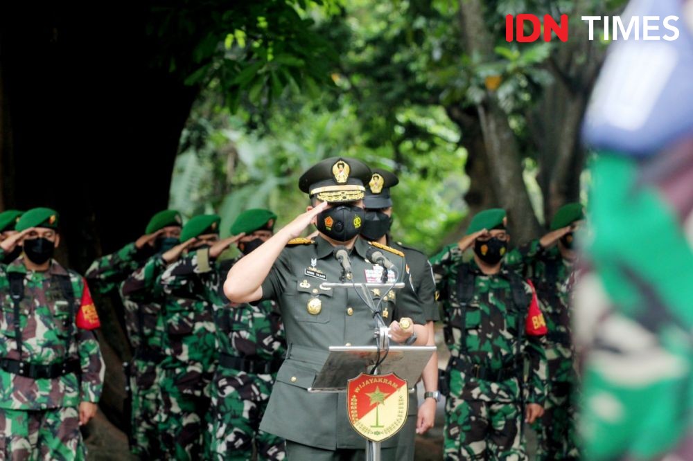 5 Potret Tabur Bunga Hari Pahlawan di TMP Taruna Kota Tangerang 