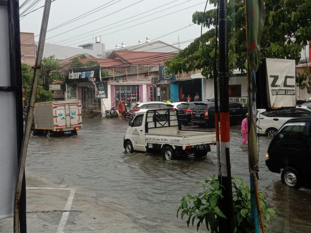 6 Lokasi di Semarang Langsung Banjir dan Tergenang saat Hujan Deras