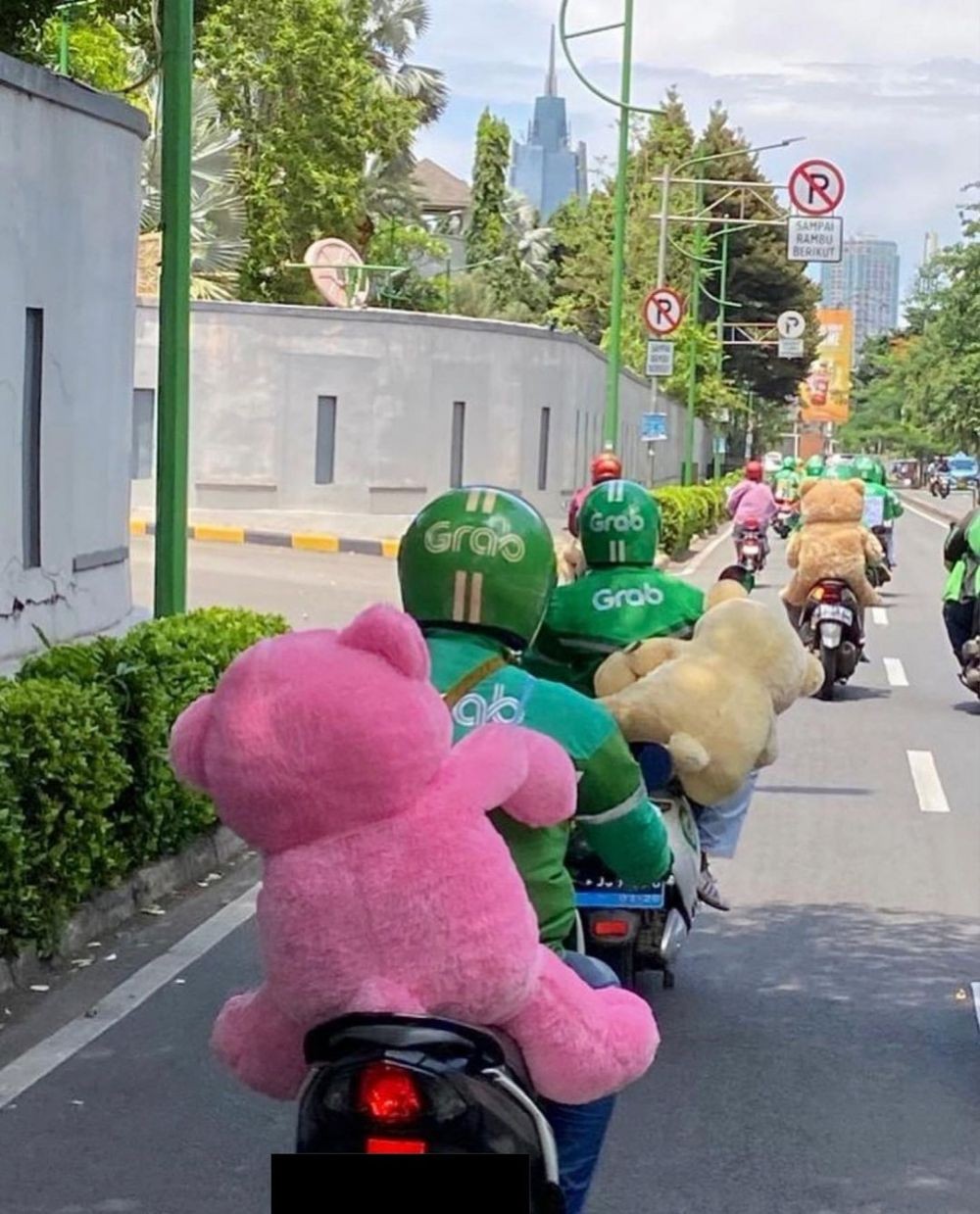 10 Momen Kocak Yang Dipotret Di Jalan Ini Tak Terduga Banget