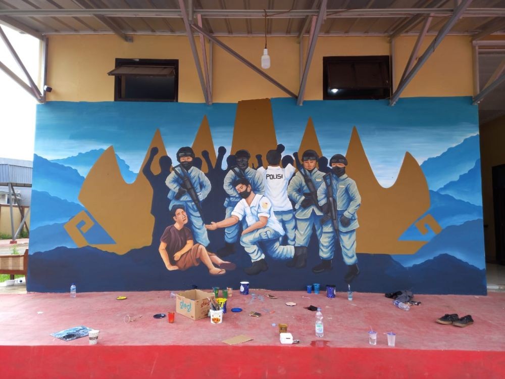 Unik! Hari Pahlawan Ditreskrimum Polda Lampung Ajak Seniman Bikin Mural 