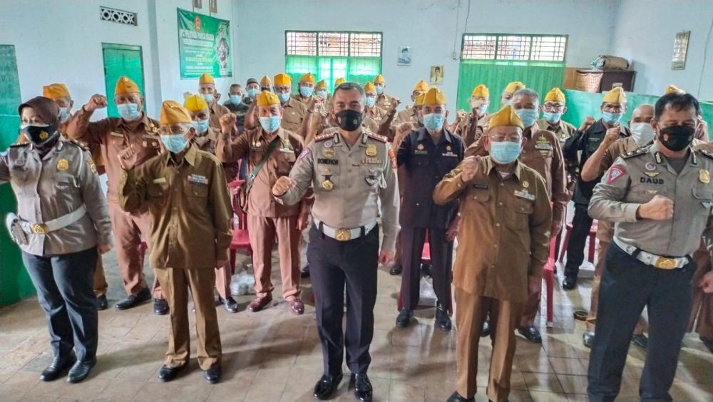 Kala Veteran Semringah Dikunjungi Ditlantas Polda Momen Hari Pahlawan