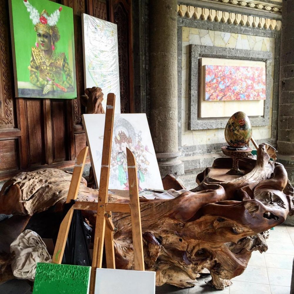 5 Toko Hadiah di Gianyar, Oleh-oleh Lukisan Hingga Kain Khas Bali