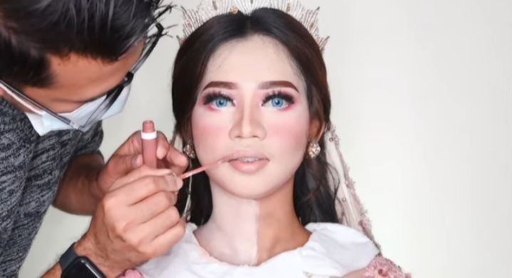 Tips dari MUA Hits Lampung Rangga Juan, Ombre Bibir Ala Barbie 